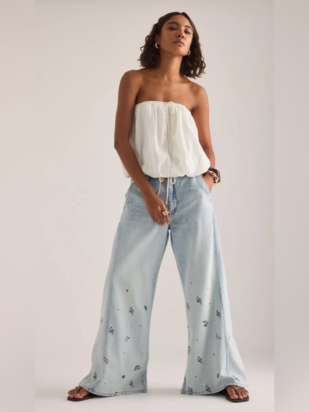 Anthropologie Adi Mid-Rise Flare Ditsy Jeans by Pilcro - Medium - Picture 2 of 12